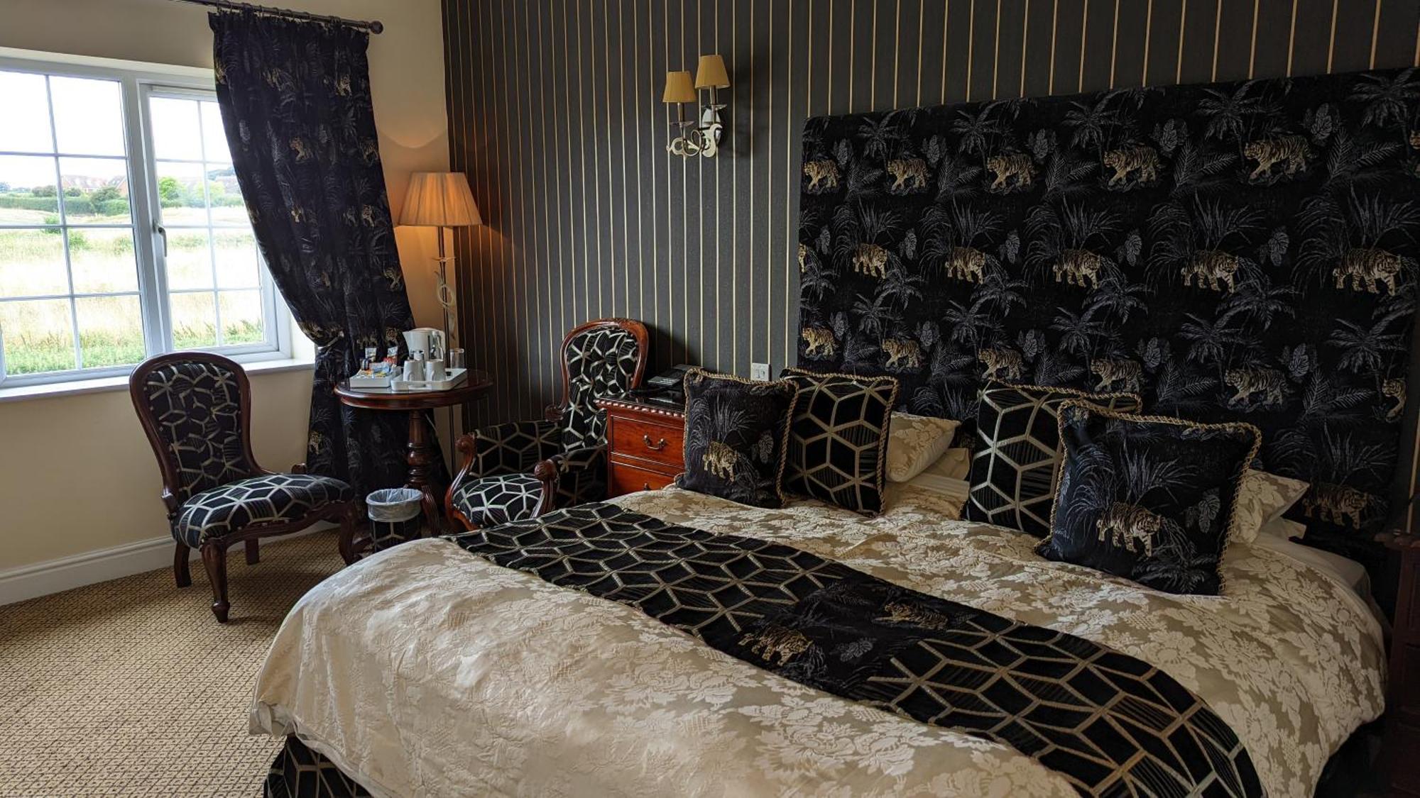 Hempstead House Hotel & Restaurant Ситтингбурн Экстерьер фото